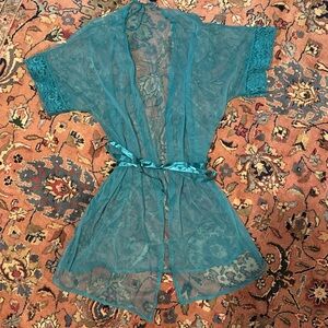 Vintage Elegant Teal Lace Robe